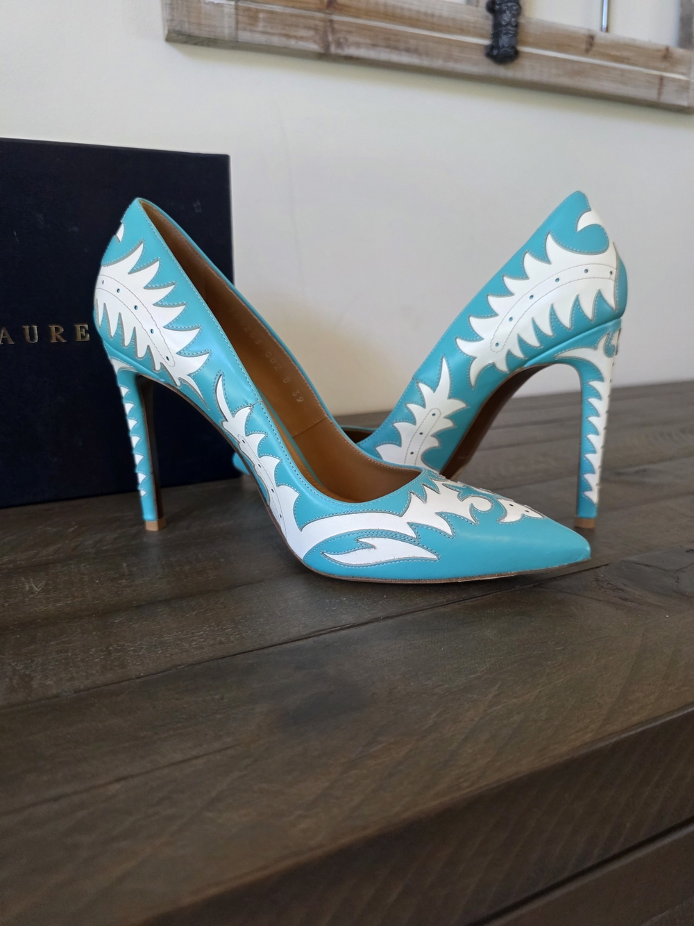 Ralph Lauren Made In Italy Celia Western Pumps Aqua Cream Leather - EU 39 US 8 - Picture 2 of 16